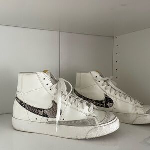 Women’s Nike blazers Mid ‘77 Snakeskin